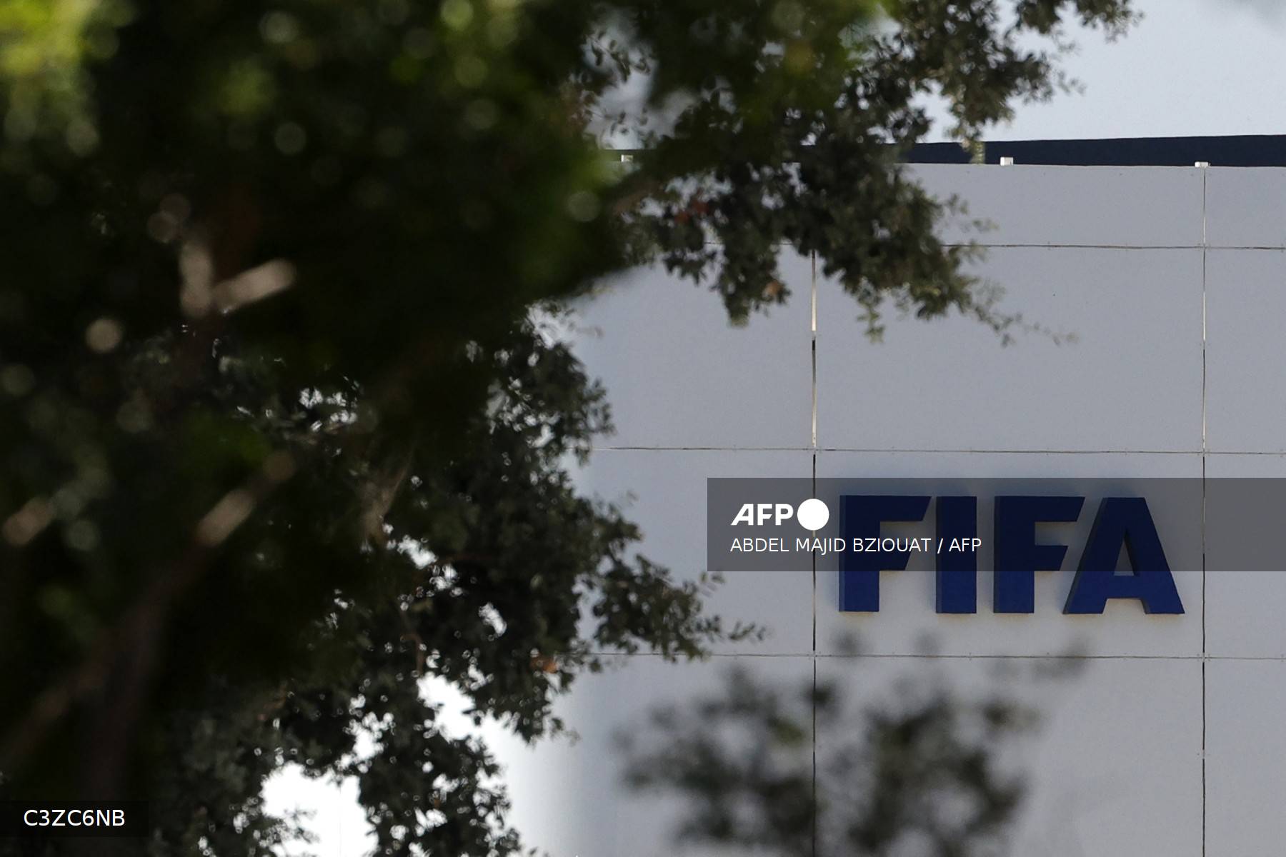 La Fifa reconnaît des "erreurs " et présente des " excuses " après une réunion de crise au Maroc