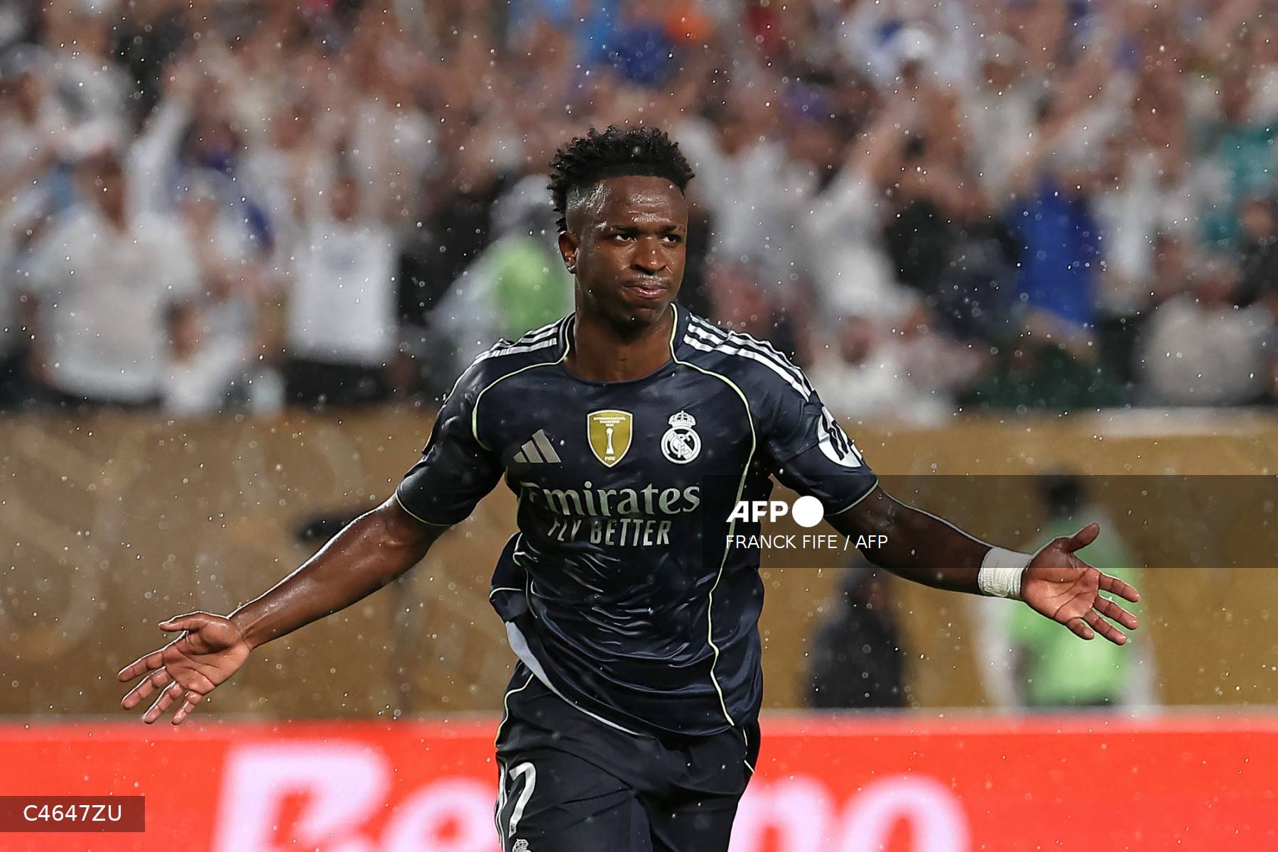Vinicius Jr a prolongé jusqu'en 2032 au Real Madrid C.F