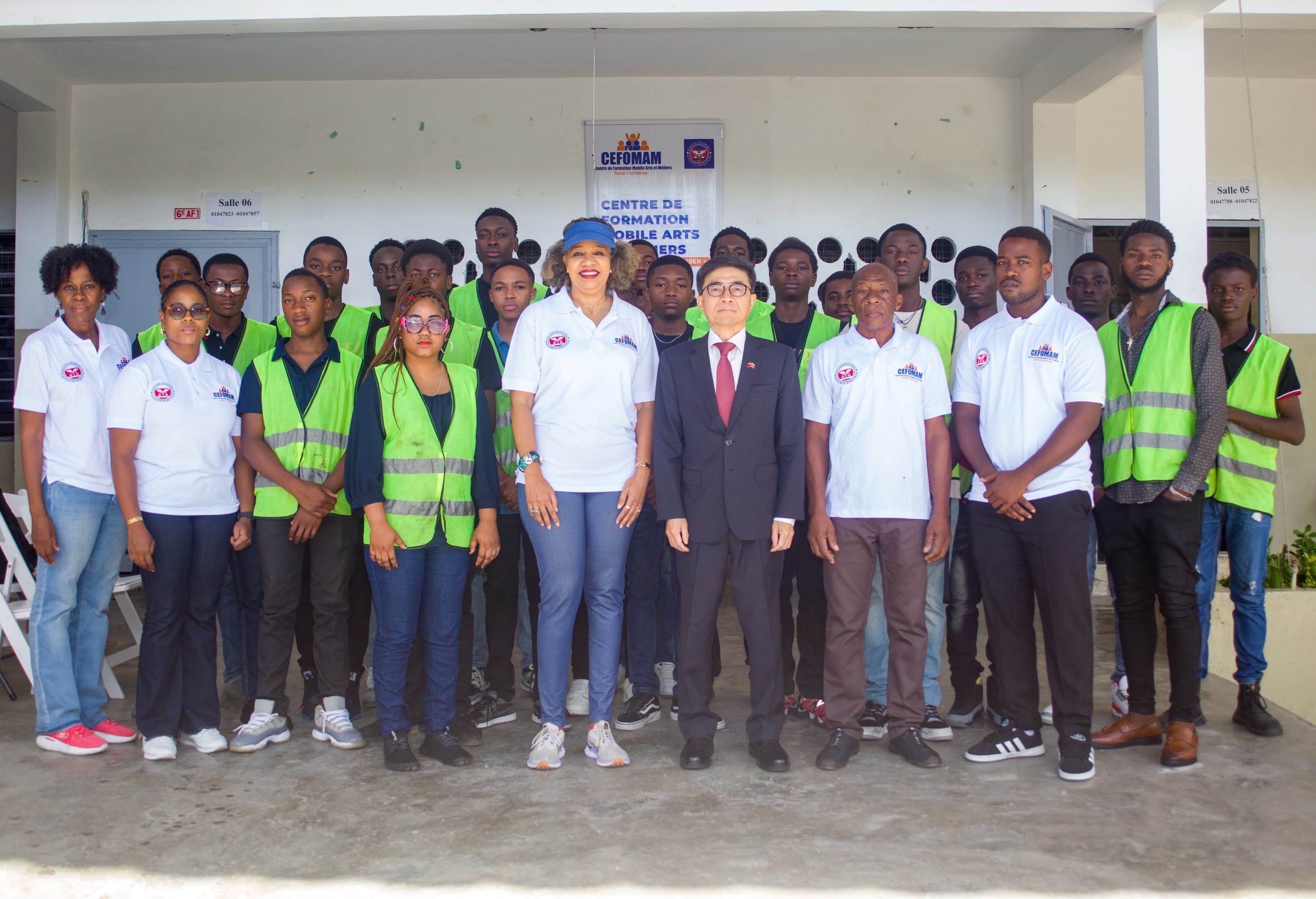 Formation professionnelle : 20 jeunes de Thomassin se forment en réparation de motocyclettes
