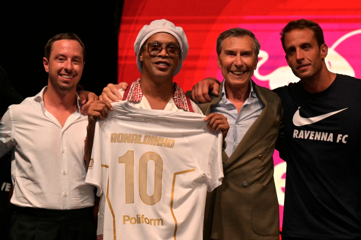 Ronaldinho revient à 46 ans en 3e division italienne pour marquer "un 300e but"
