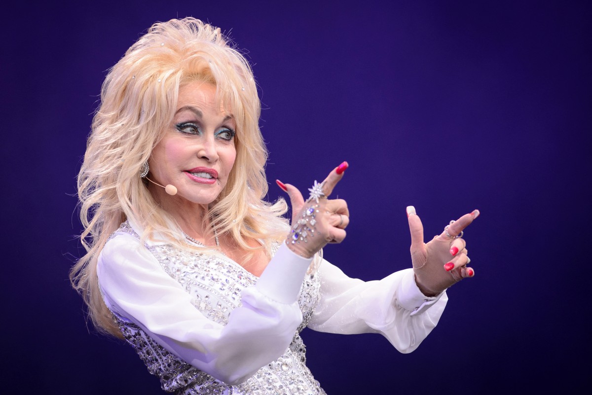 Dolly Parton, légende américaine de la musique country et "figure fédératrice", s'éteint à 80 ans