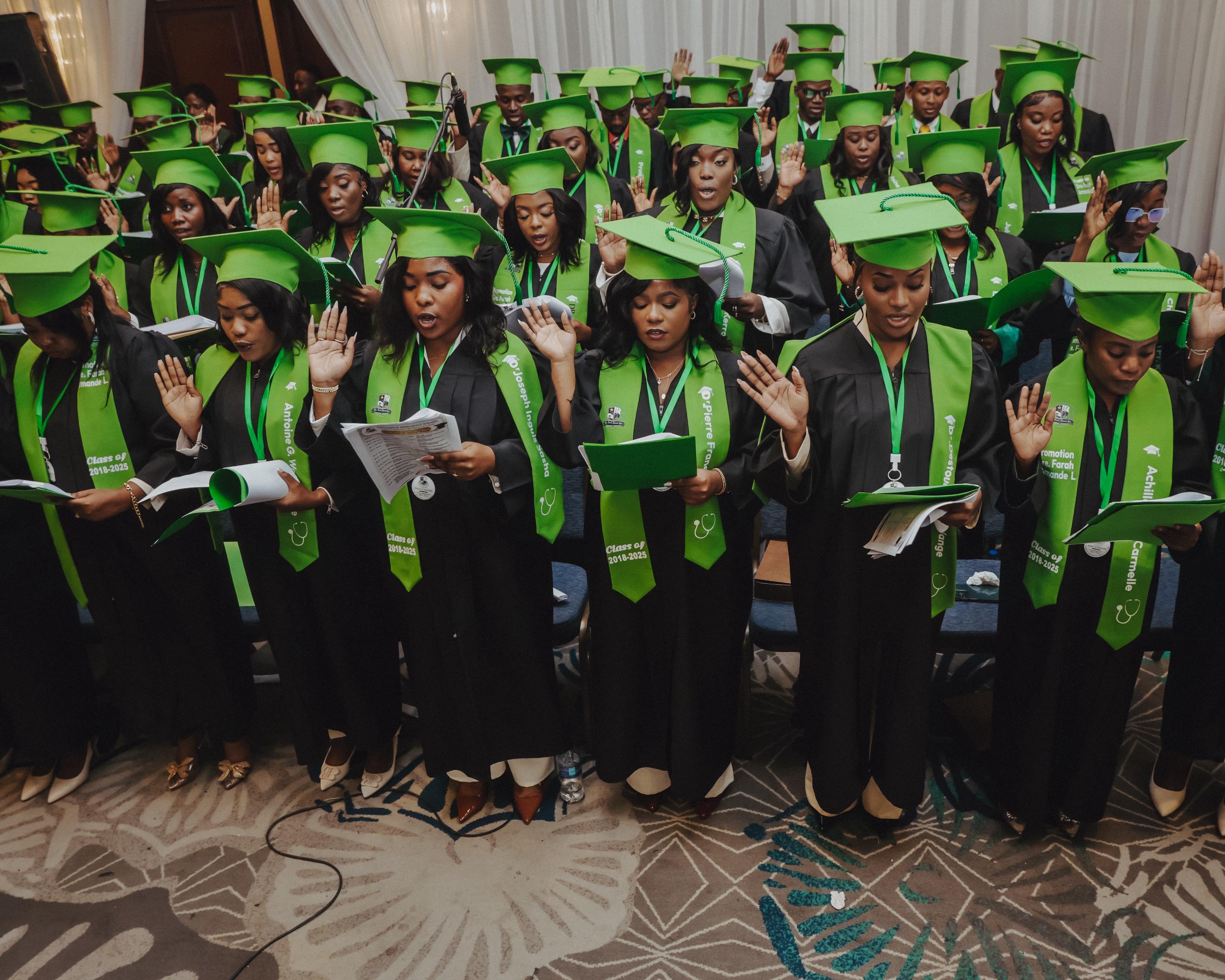 103 jeunes médecins reçoivent leur diplôme à l'Université Épiscopale d'Haïti