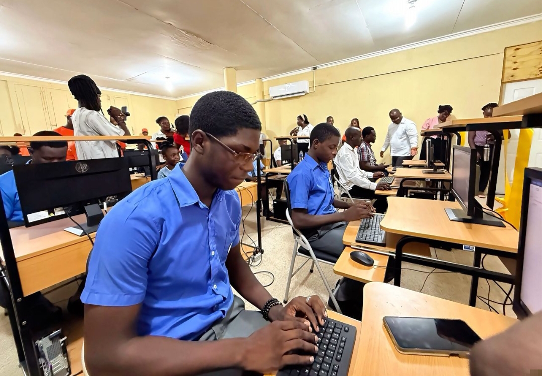 La Natcom dote la Fondation Vincent d’un laboratoire informatique de 25 ordinateurs