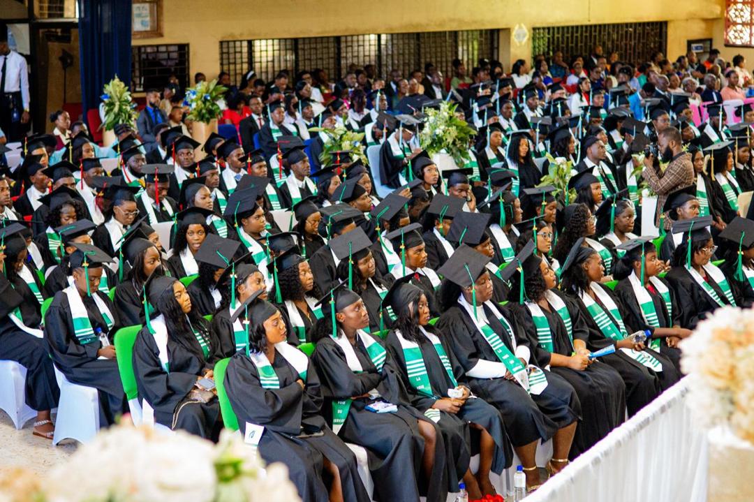 251 étudiants de l’Université adventiste gradués à Carrefour