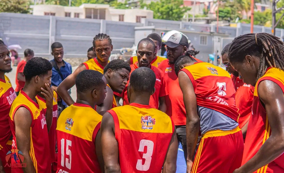 AHBB : DelmaStars arrache le match 3, les Gladiators brisent leur malédiction face à MTT