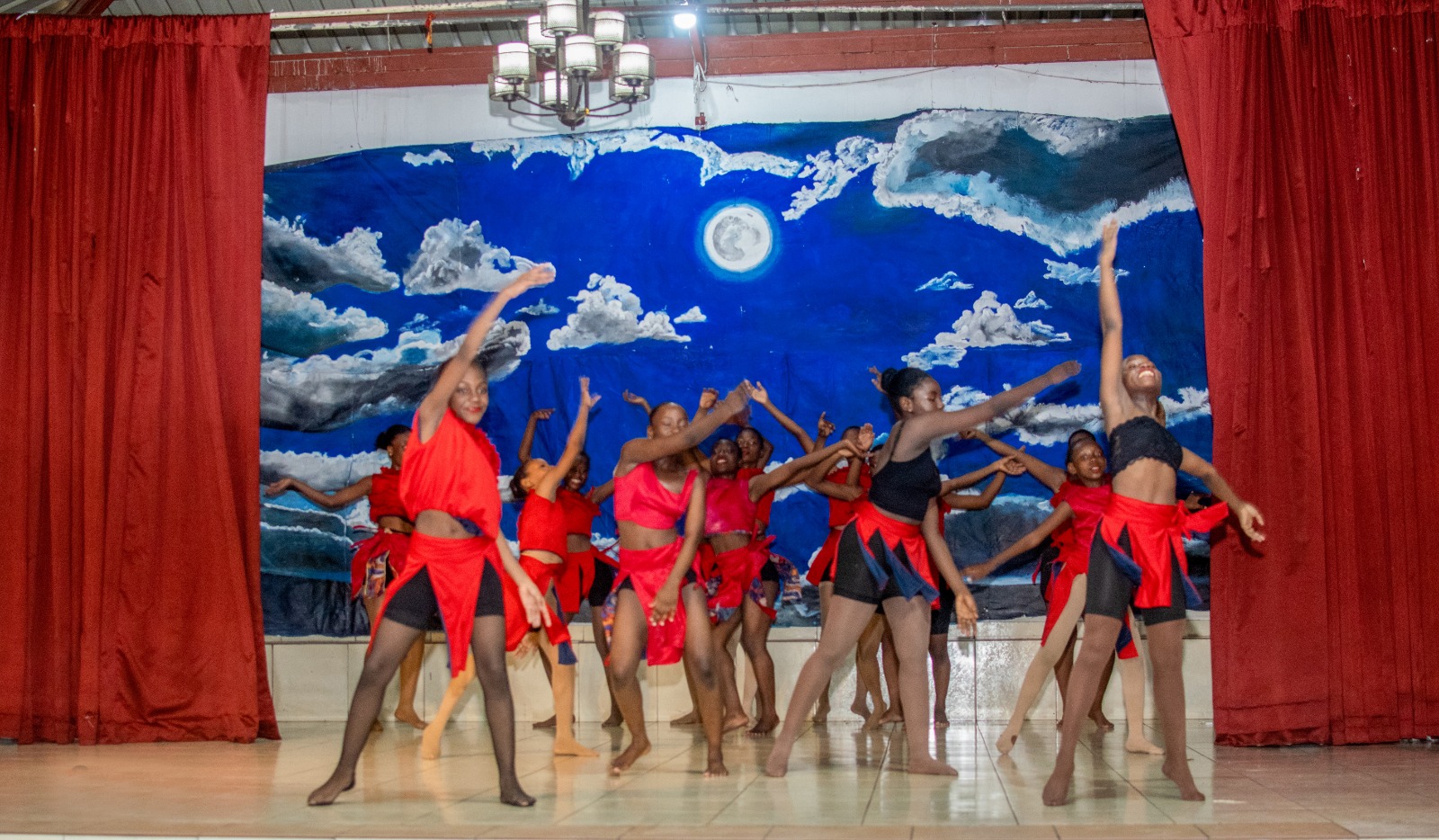 Grand spectacle de la compagnie Haïti Tchaka Dance à Cool Corner