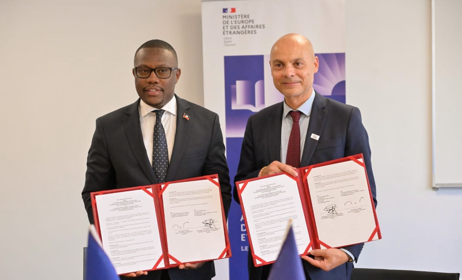 Haïti et la France signent un accord entre leurs académies diplomatiques