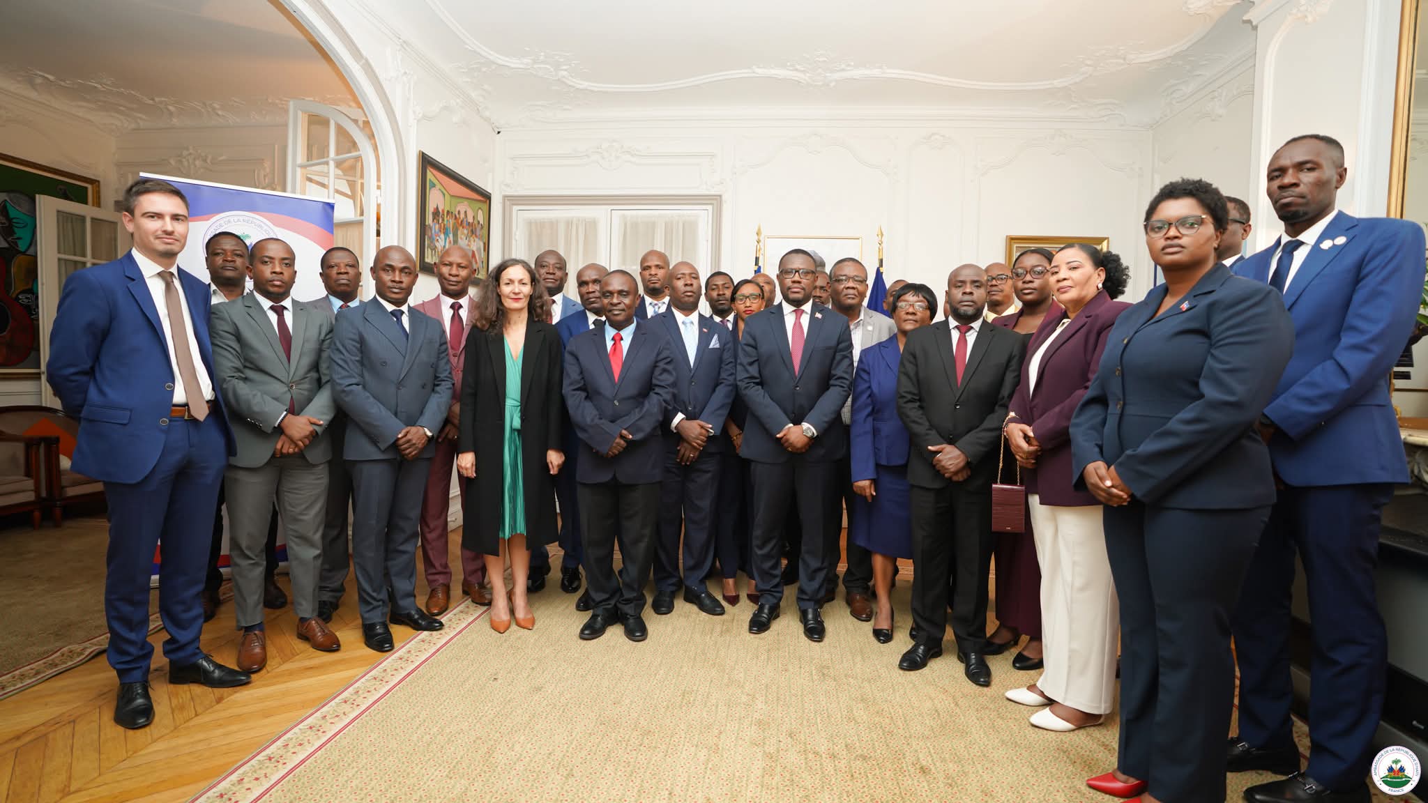 20 formateurs haïtiens en formation en France reçus à l’Ambassade d'Haïti