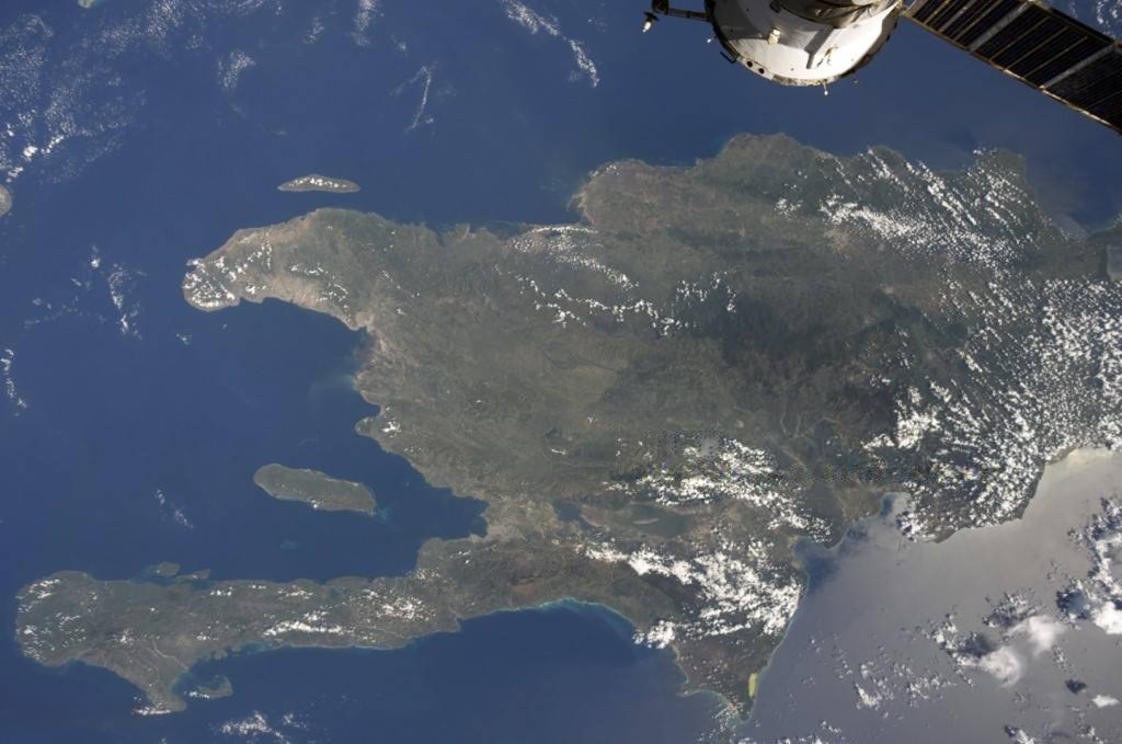 Deux peuples, une île, deux trajectoires : pourquoi ?