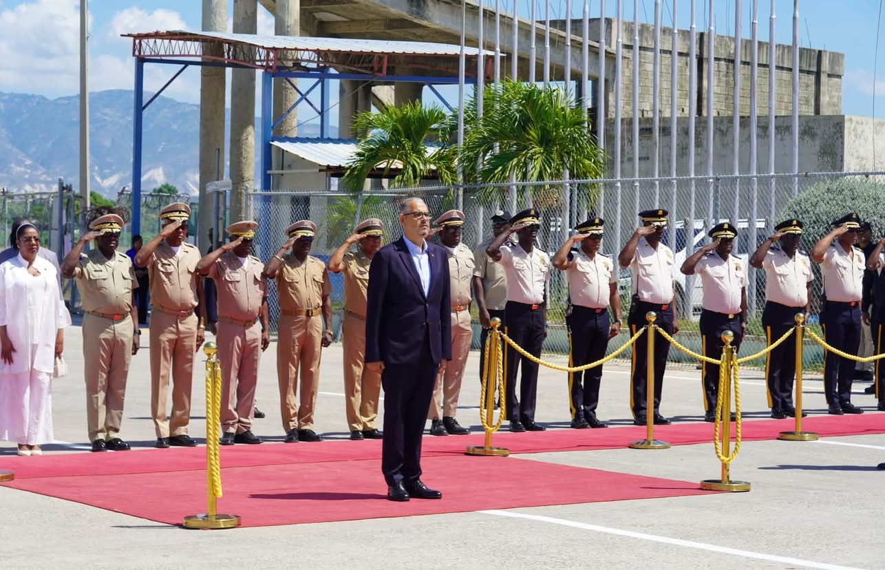 Le Premier ministre Fils-Aimé quitte Haïti pour participer à la 81e Assemblée générale des Nations Unies