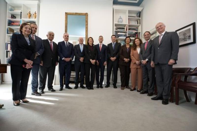 Le Groupe de la BID réunit chefs d'État et dirigeants du secteur technologique pour faire avancer l'agenda de l'IA