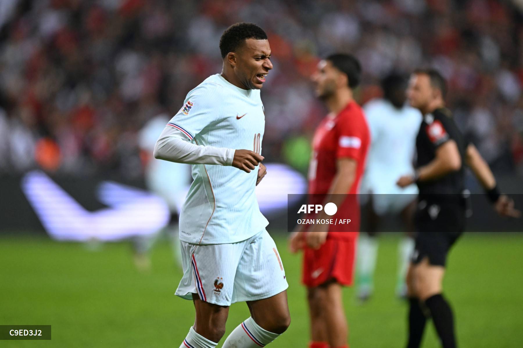 Ligue des nations: Mbappé, touché à un genou contre la Turquie, va quitter le rassemblement des Bleus