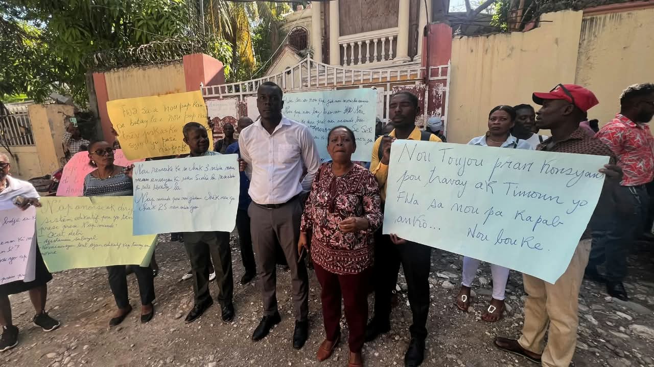 Jacmel : Des enseignants mobilisés contre les retards de salaires et de nominations
