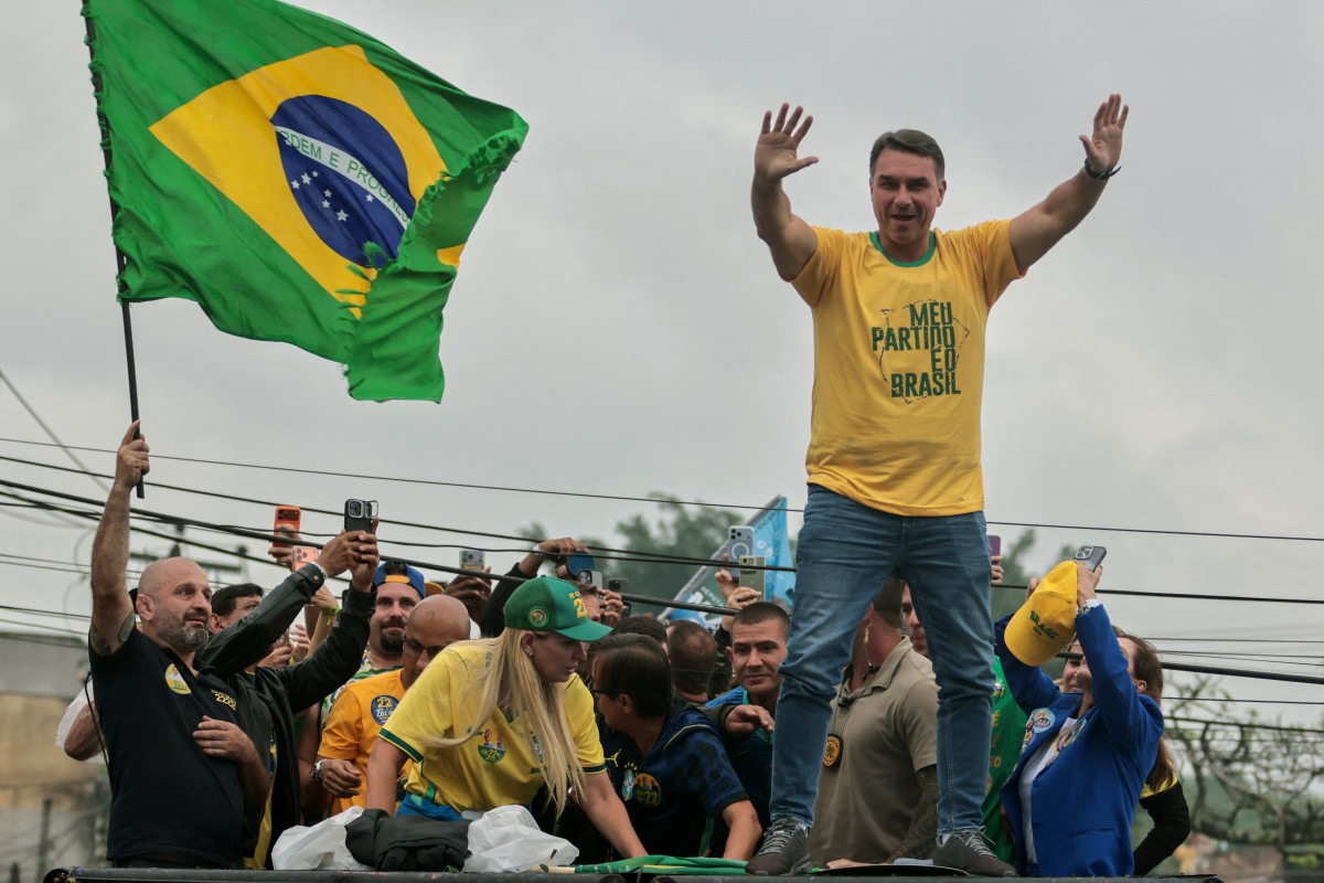 Comment Flavio Bolsonaro est devenu favori de la présidentielle au Brésil