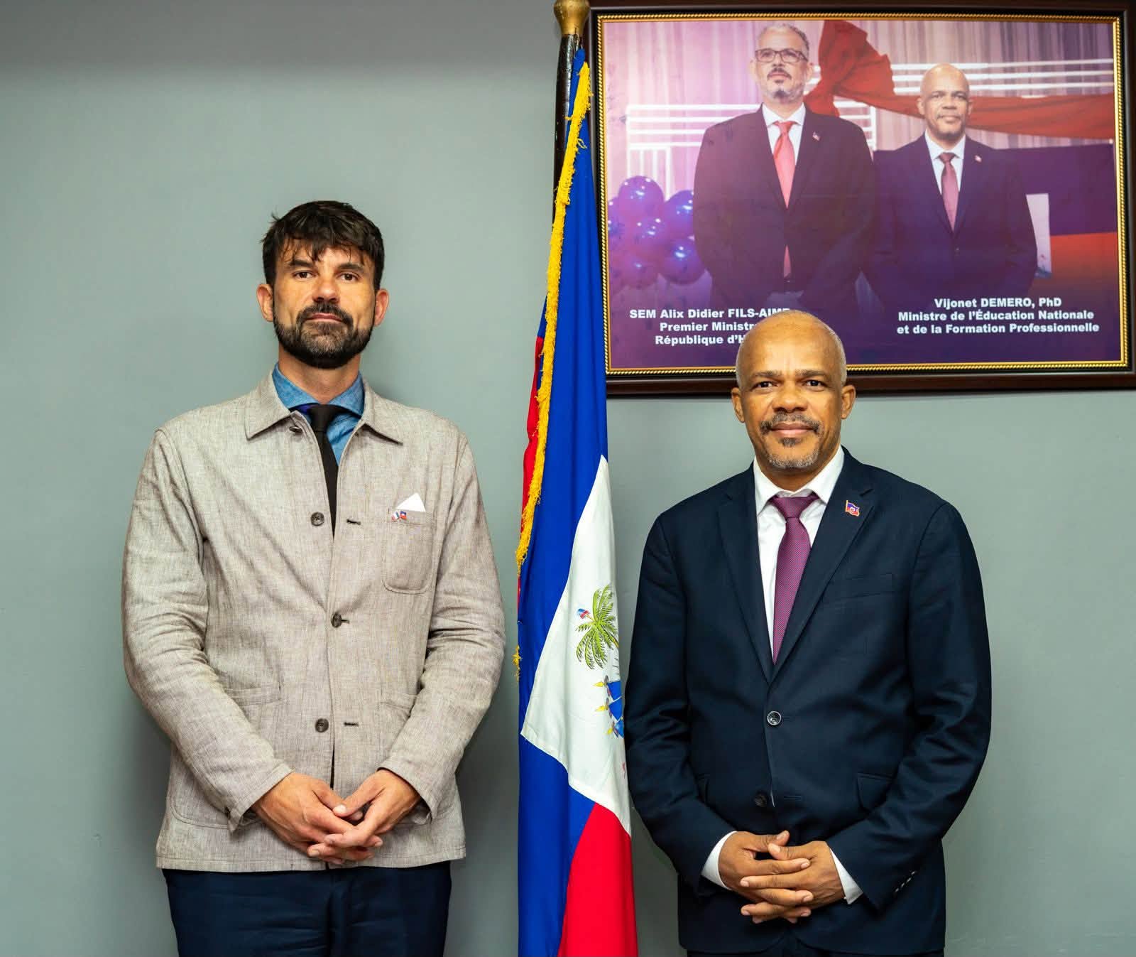 Le ministre Déméro rencontre l’ambassadeur de France en Haïti