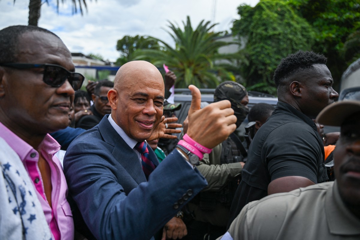 Élection: Michel Martelly dépose ses pièces au BED Ouest 1