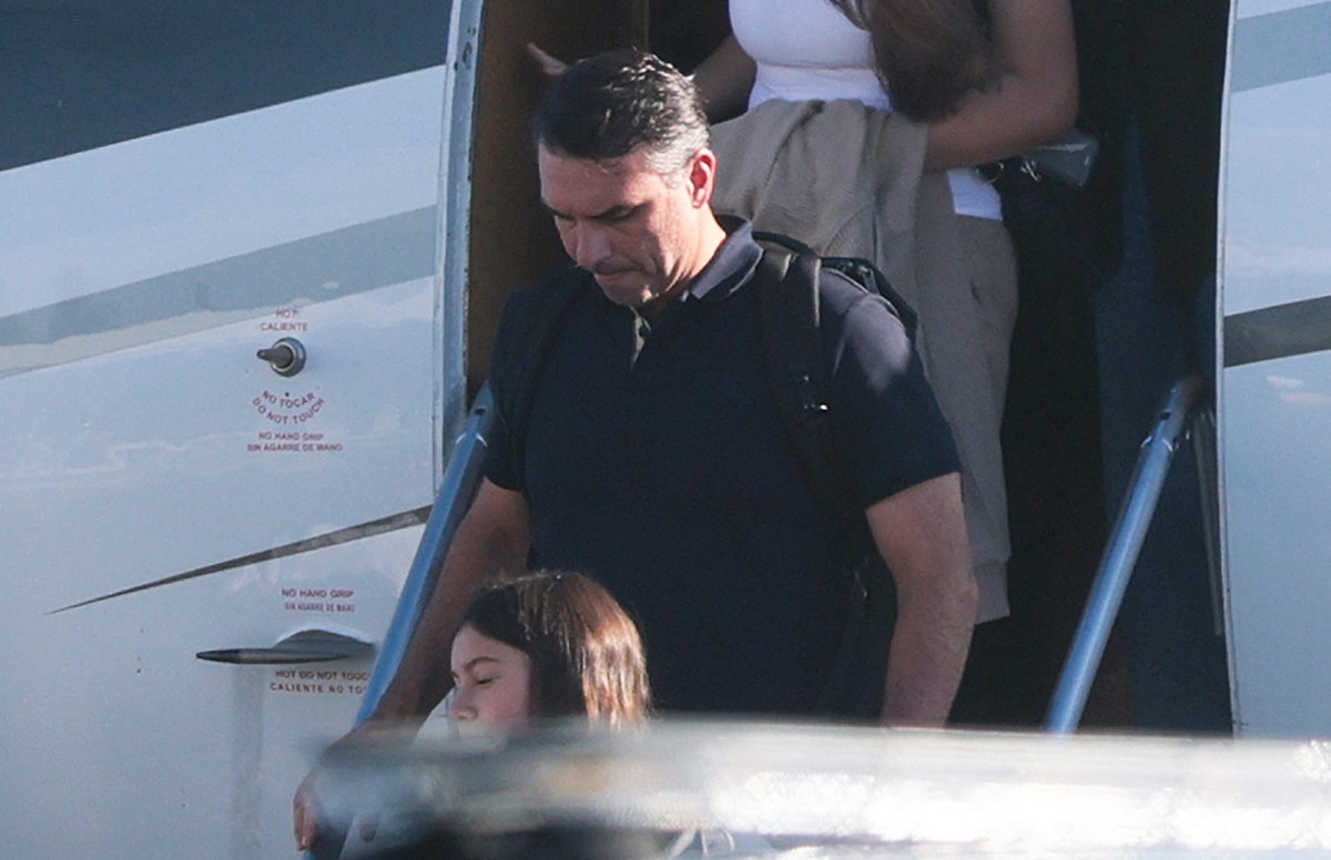 Flavio Bolsonaro est aux États-Unis, après avoir fui le Brésil