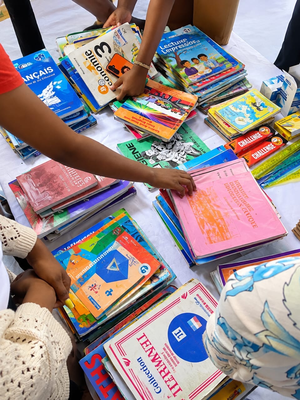 En Haïti, le recyclage des livres scolaires au cœur de l’engagement des Jeunes Épanouis